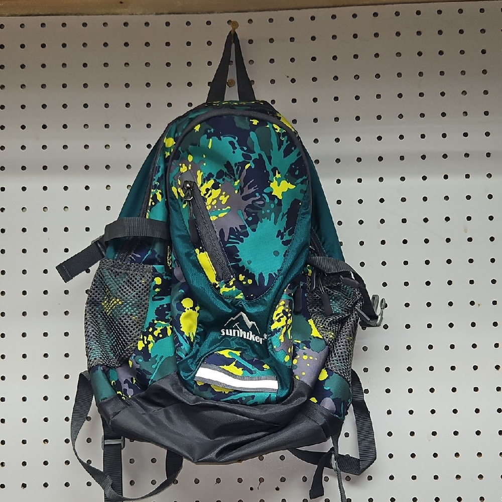Sunhiker Cycling Hiking Backpack Water Resistant Travel Backpack Lightweight